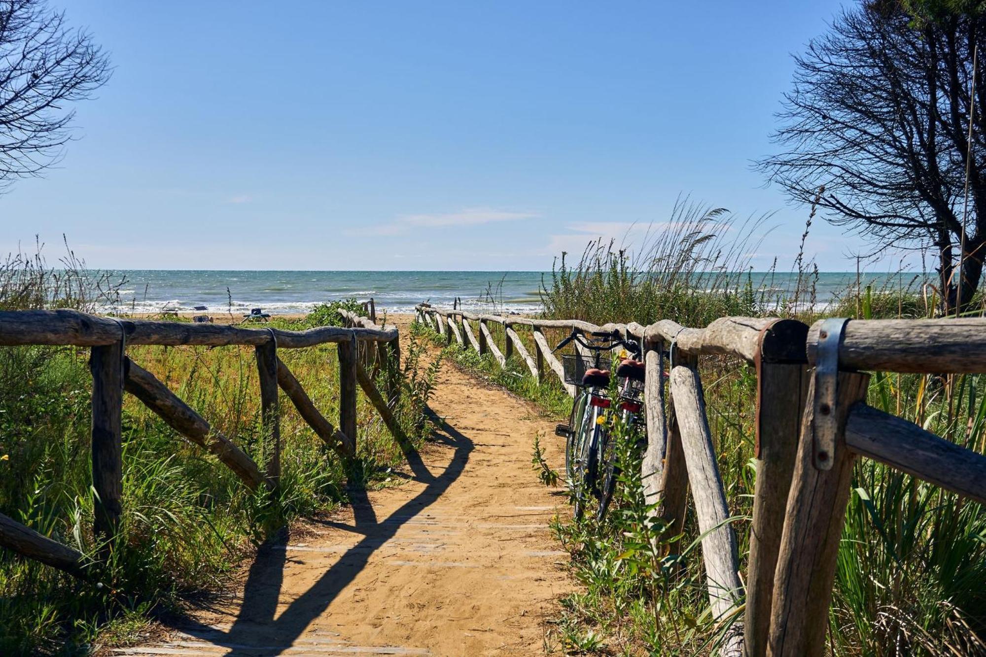 Sunny Garden Retreat Near The Sea Appartamento Bibione